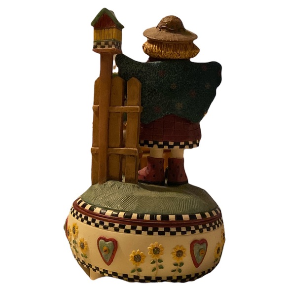 Guardians of the Hesrt music box by Debbie Mumm.  Music box works. - Picture 2 of 3